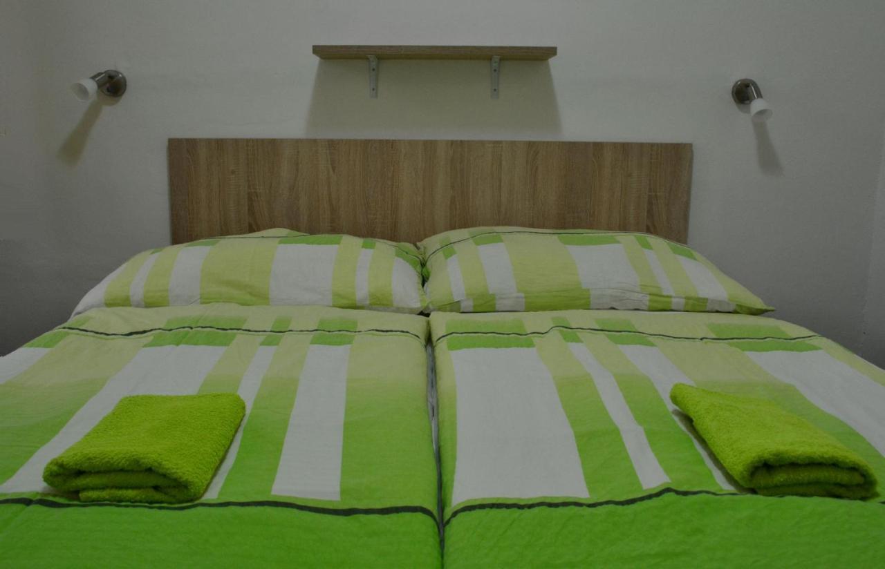 Hotel Decin Na Skrivance ภายนอก รูปภาพ