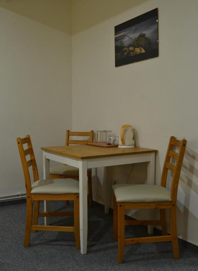 Hotel Decin Na Skrivance ภายนอก รูปภาพ