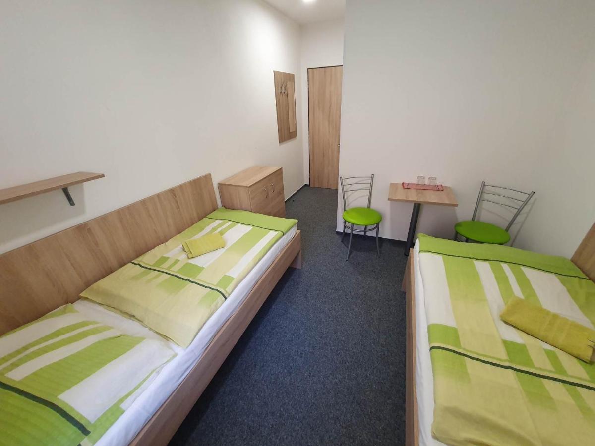 Hotel Decin Na Skrivance ภายนอก รูปภาพ