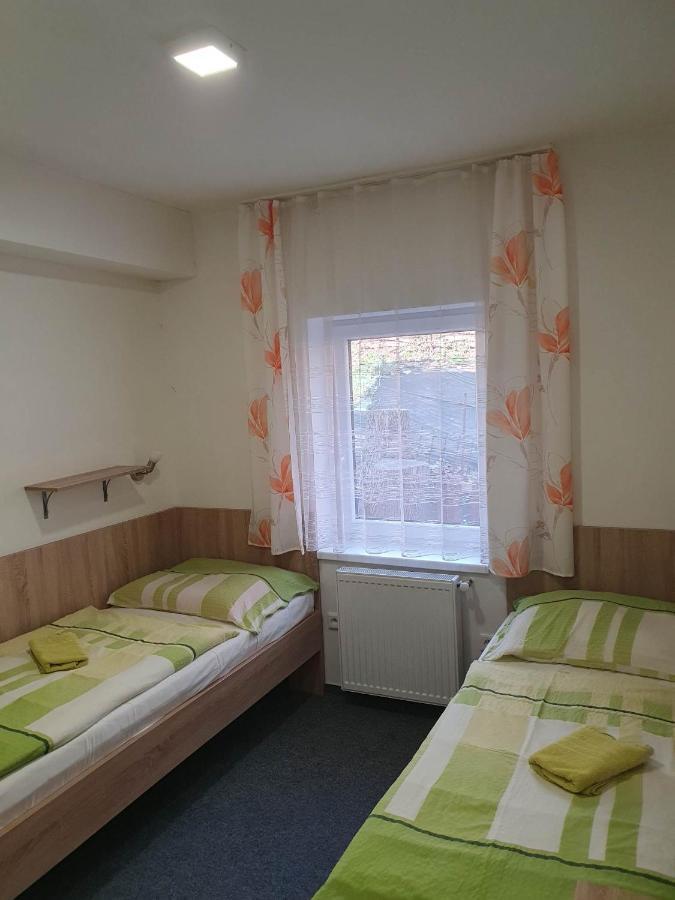 Hotel Decin Na Skrivance ภายนอก รูปภาพ